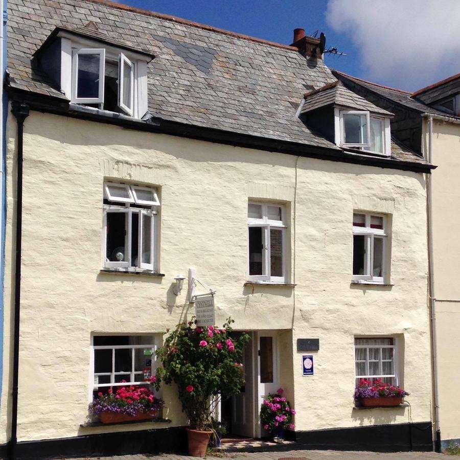 Cyntwell Guest Accommodation Padstow Extérieur photo